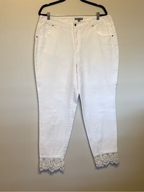 Jessica London White Lace-Hem Lightweight Jeans. Size 16W